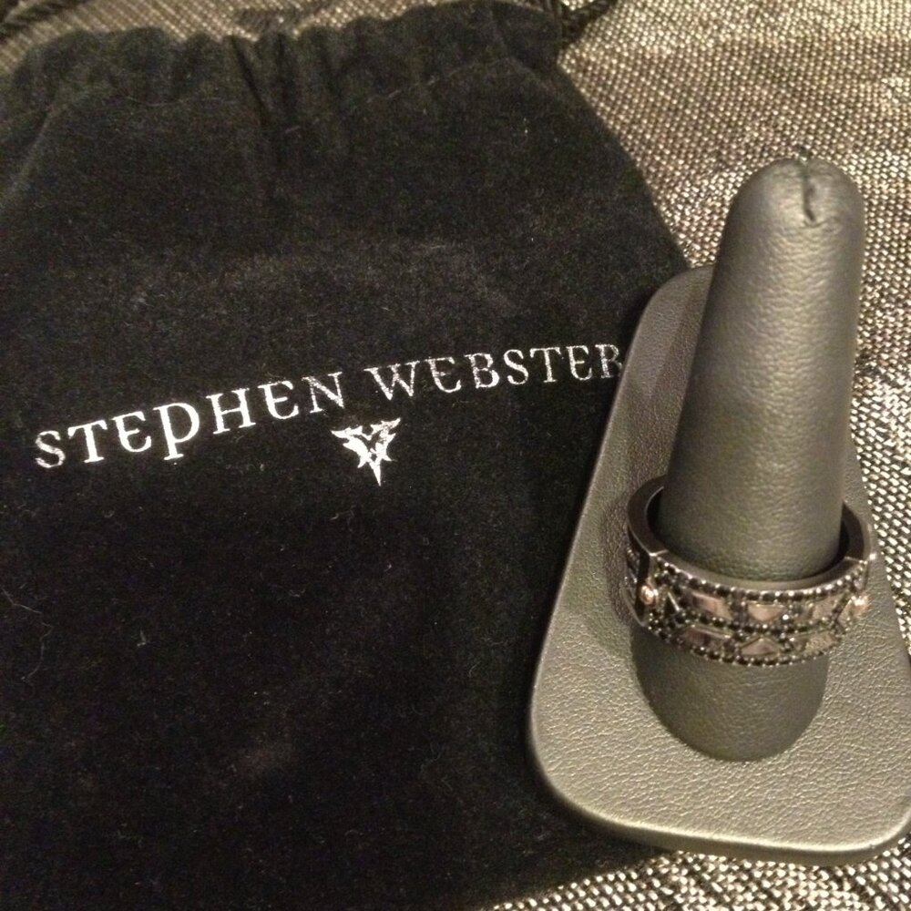 NEW Stephen Webster TRIO Side Sterling Onyx and Saphire Ring